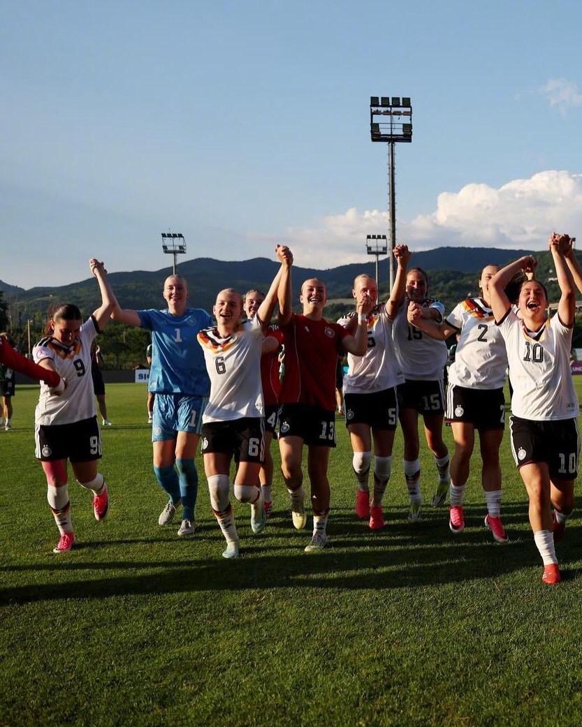 🔥U19青年队闯入欧青赛半决赛！  德国U19女足以小组第一的身份晋...
