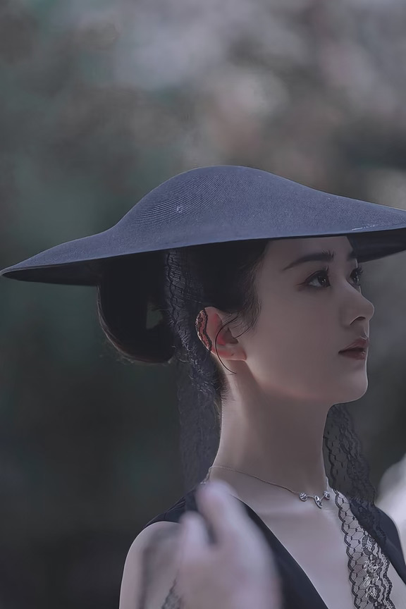 有被她这身古装惊艳到～