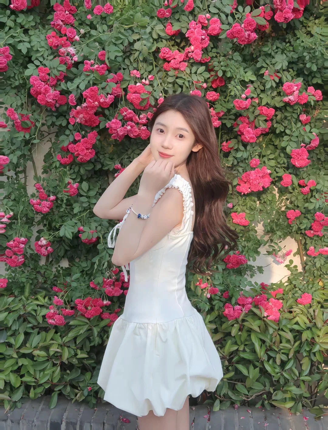 求助！我是更适合棕发还是黑发！！