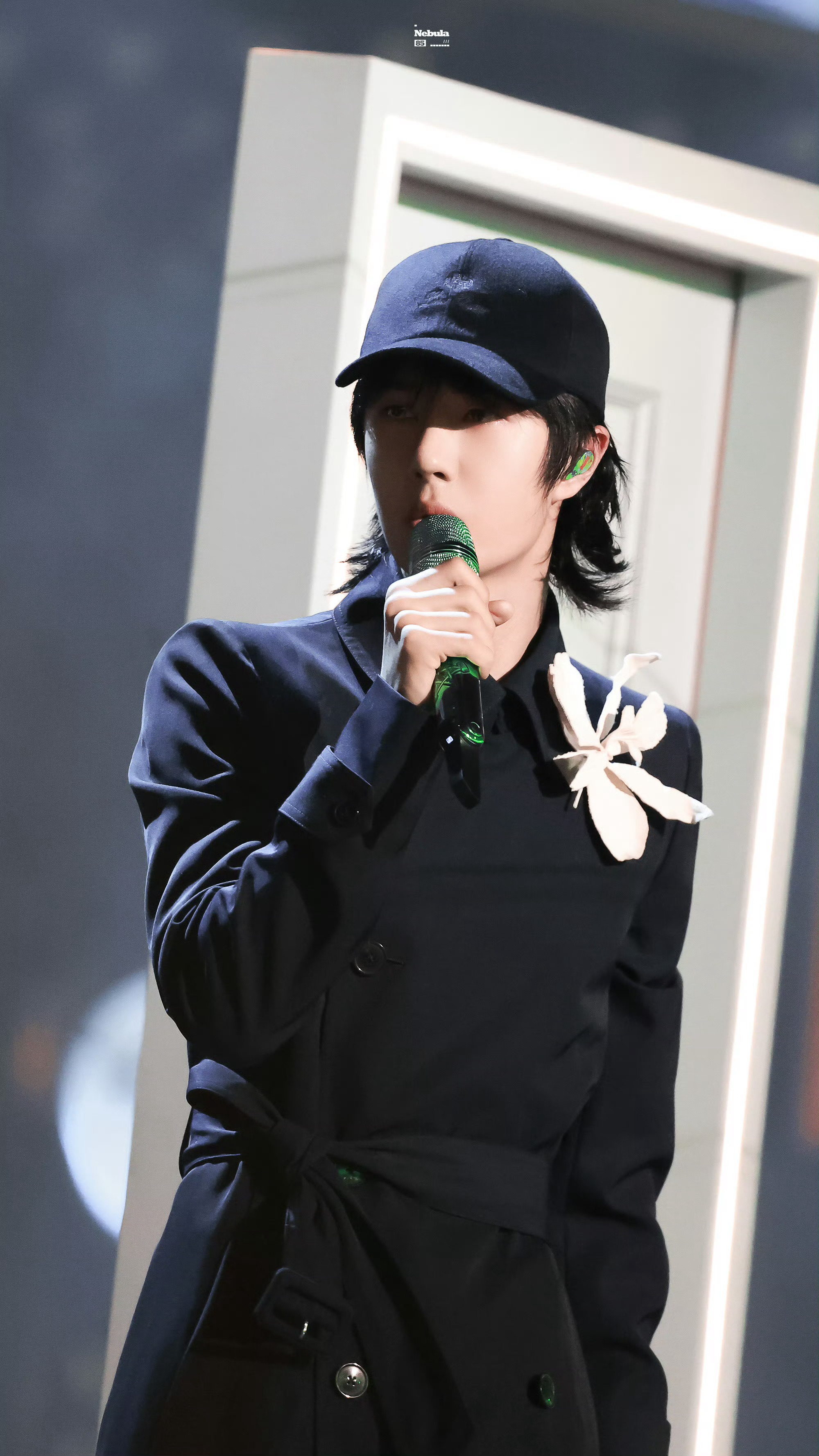 [超话]   王一博💚 你是无意穿堂风，偏偏孤倨引山洪。 ​​​