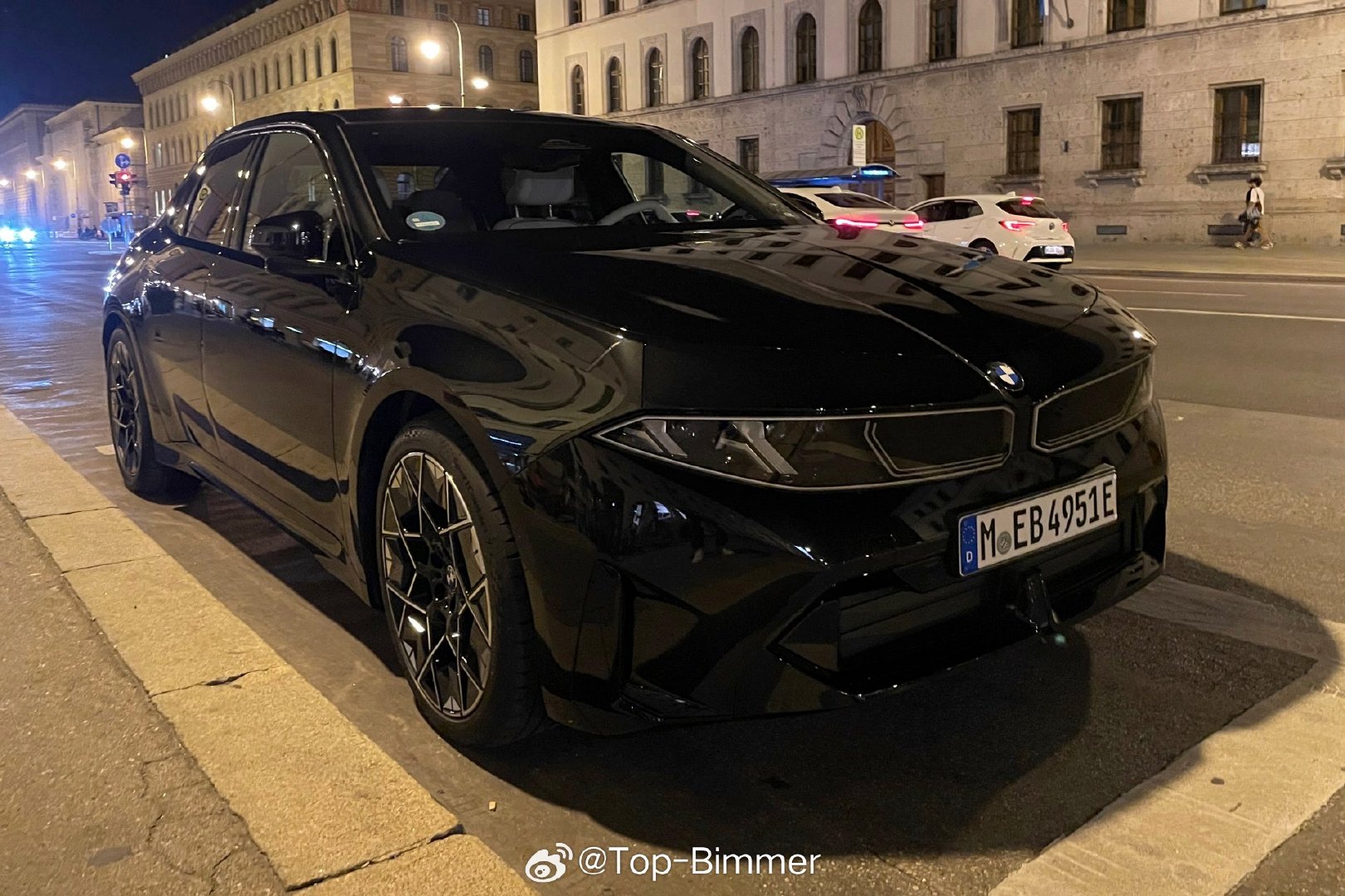 慕尼黑路边实拍新世代NA0 i3 ​