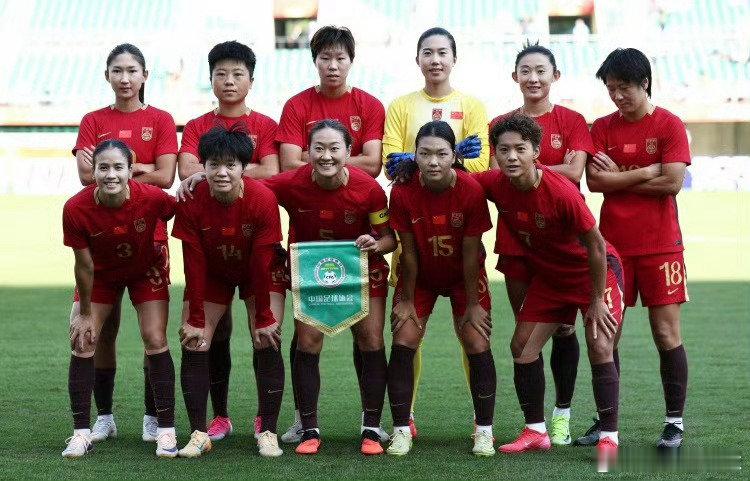 #女足已28年无缘亚运金牌#
亚运女足铜牌战，中国女足0-1韩国，位列第四无缘奖牌。
上一次中国女足拿下亚运金牌，还是1998曼谷亚运会，距今28年，当年完成亚运三连冠。
本届半决赛不敌朝鲜，季军赛憾负韩国，近11年首负韩国。28年冲击亚运金牌之路仍在继续。 ​