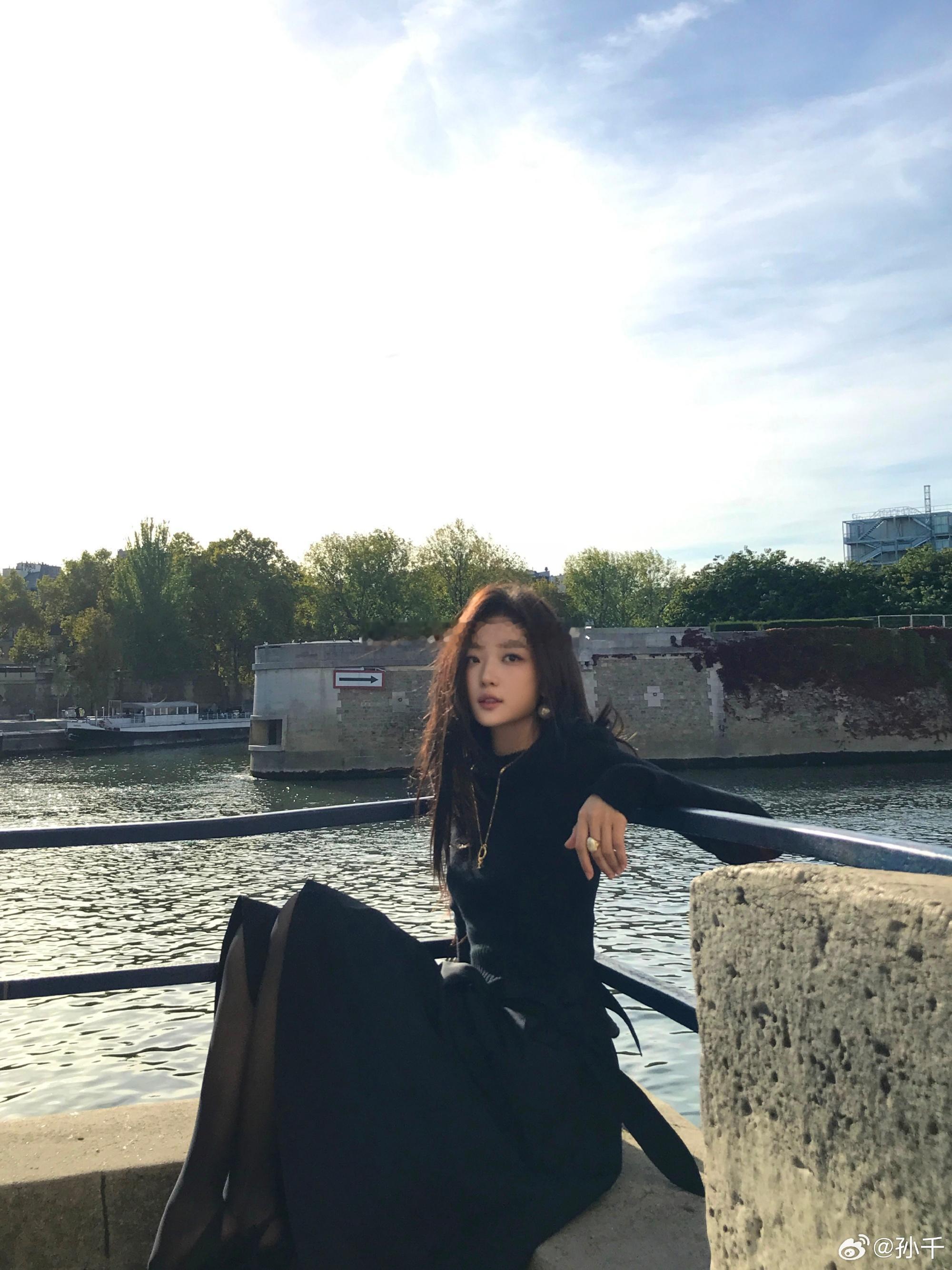 95后女演员待播剧角色热度榜，你最想看谁的新剧？[馋嘴][馋嘴]
田曦薇 《嫁金钗》《青风吹又生》
虞书欣 《云初令》《长生骨》
孙千 《月下烟火》《刑警时刻之风华正茂》《心诉》
章若楠 《想把你和时间藏起来》
卢昱晓 《何不同舟渡》《折月亮》《刺棠》
张婧仪 《雾里青》《梦花廷》《致我那菜市场的 ​