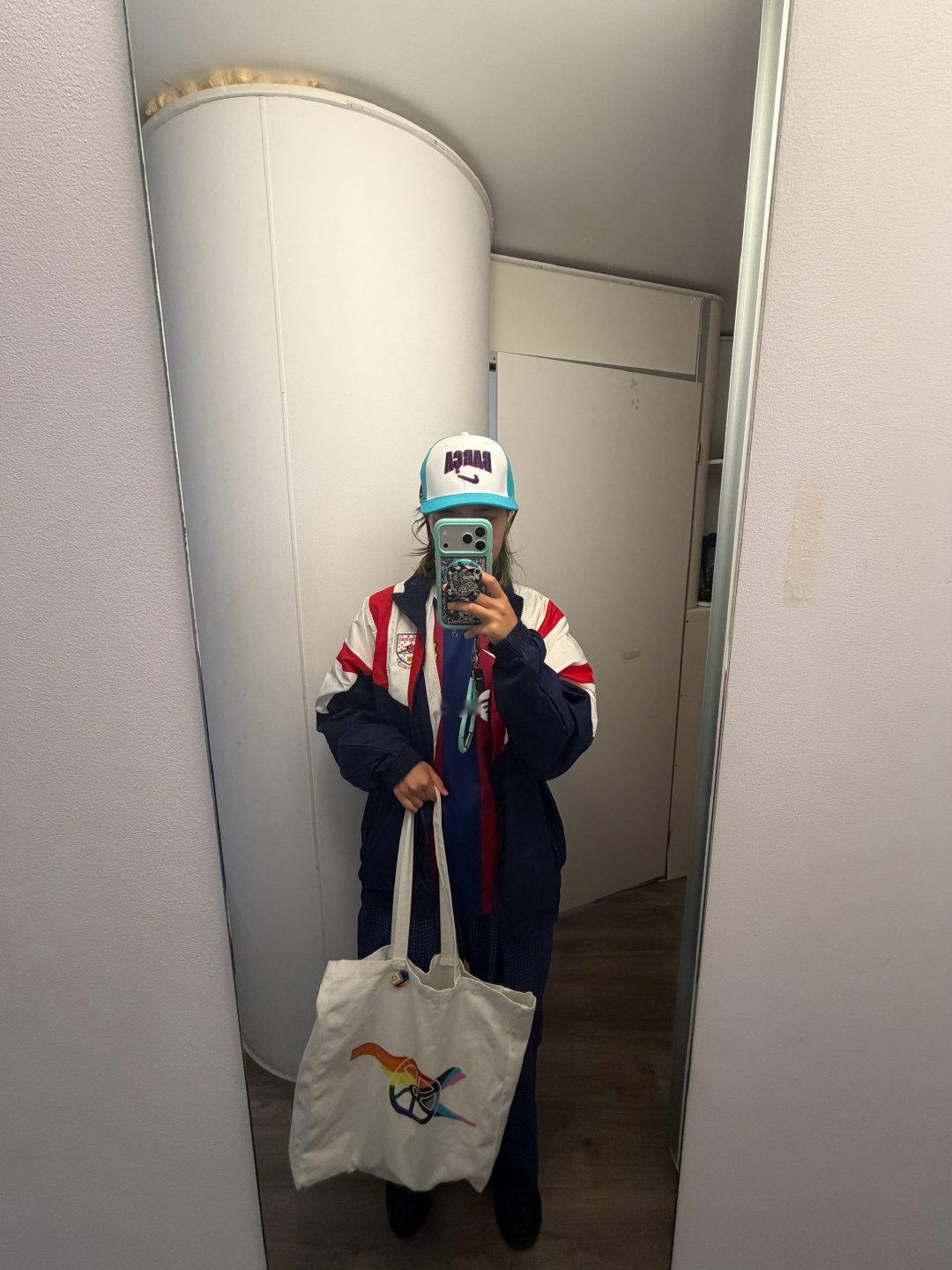 我就这样串串又麻麻的去雌狮，球衣巴萨 外套阿森纳 帽子巴萨 袋子阿森纳 我属性一览。谁叫雌狮挖那么多人累累马皮哈娜maria东东我带着娘家装备找你们了 ​