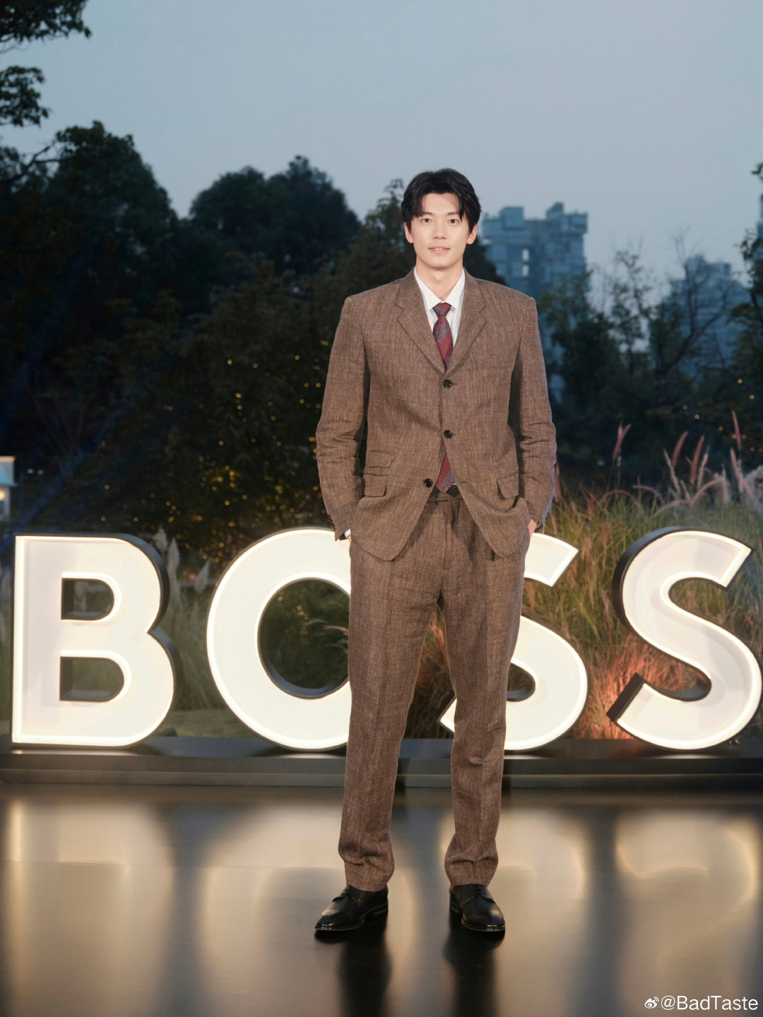 汪顺 × BOSS 品牌成都线下活动造型大片 📸

#汪顺西装造型# ​