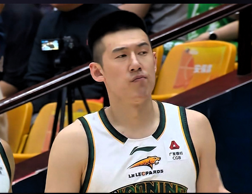 4月28日晚，CBA季后赛12进8生死战，辽宁男篮客场77-67力克山...