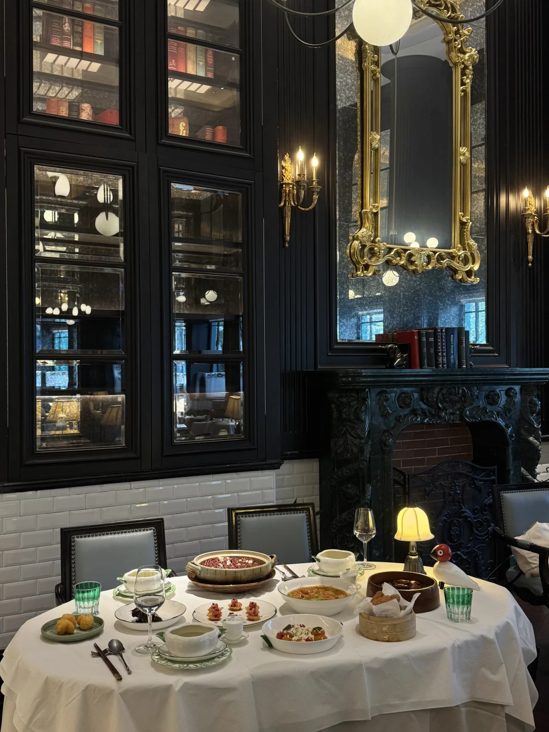 杭州）显贵老钱风餐厅…会带每一任对象来