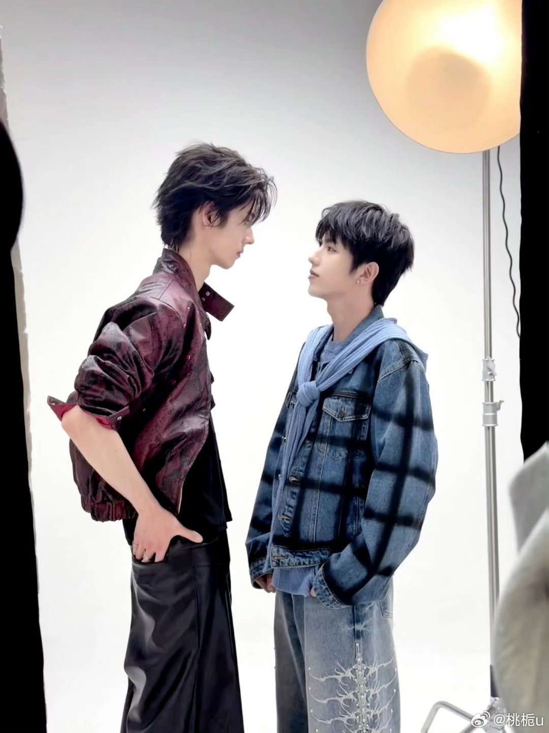 #奥利淑元#💜💙#天定良元#

You will always be my  light, 微光沉默，如星闪烁，不掩炽热爱意。 ​