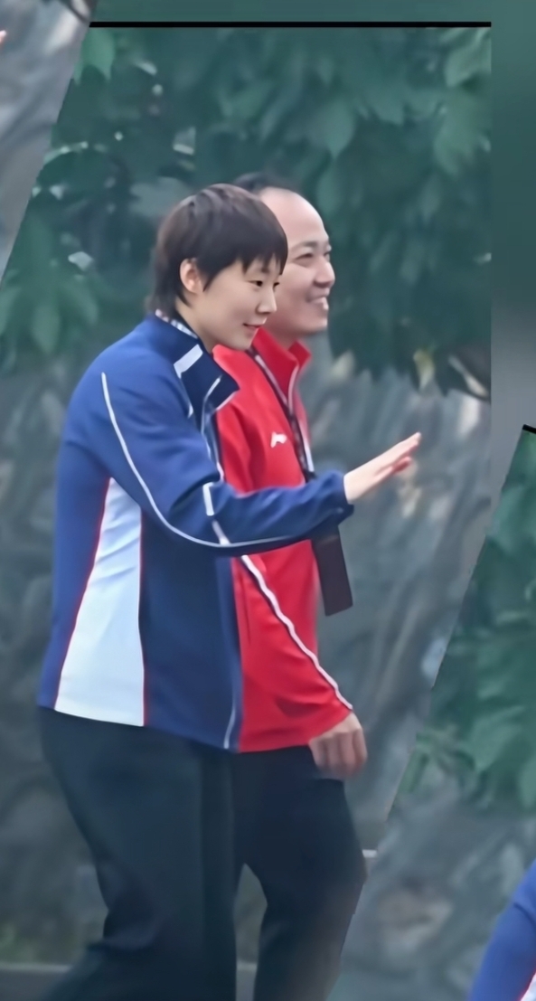 就是因为有他！
曼昱的成绩像开了挂一样！
任浩：从2025.5月份借调指导训练曼昱，到2026.1月正式上任，这期间王曼昱：
2025.10月中国大满贯：女单、女双冠军！
2025.11全运会女单卫冕冠军
2026.8瑞典大满贯女单冠军
2026.9亚运会女单、女双冠军
2026.10中国大满贯女单