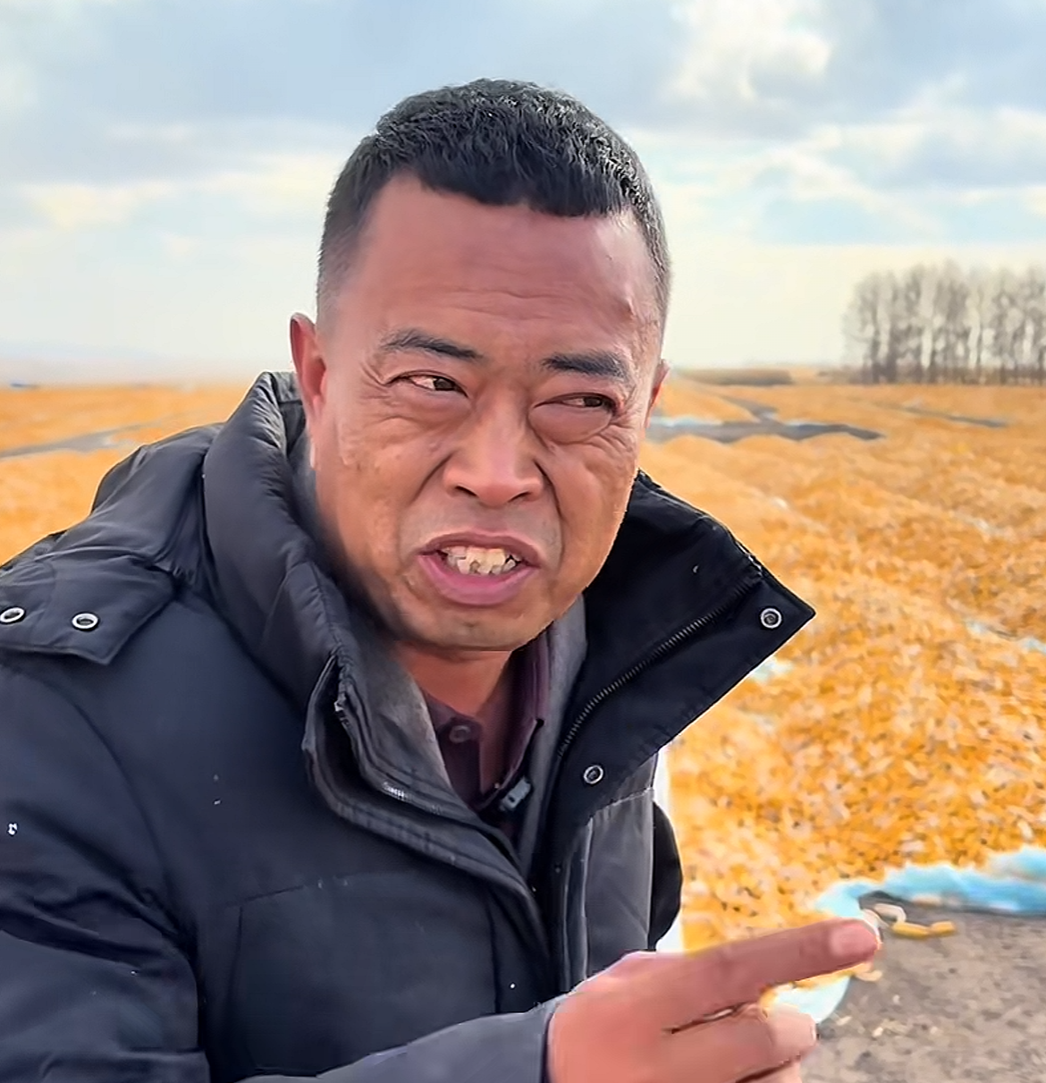 黑龙江“土地王”刘辉美滋滋！
自曝大豆每垧地（15亩地）收成7500斤，30个水