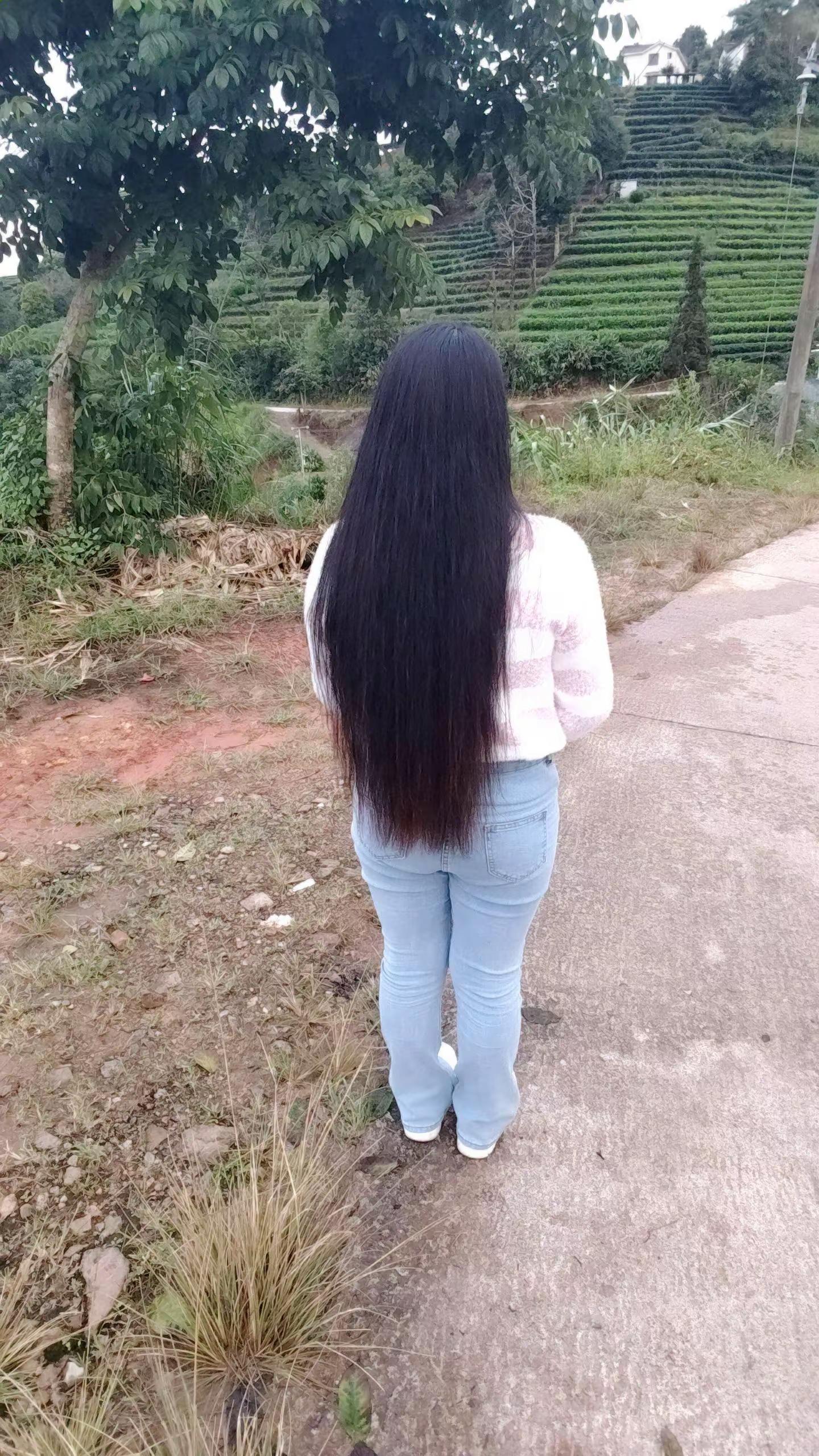 <p>紧身牛仔裤微胖女生 单身小姐姐 <!--{img:0}--><!...