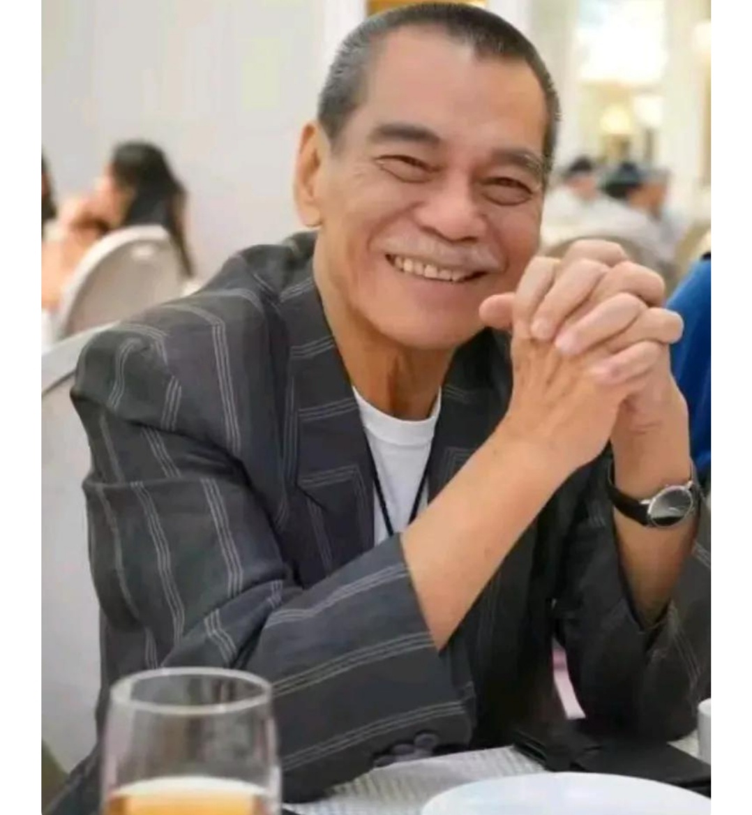陈观泰今晨离世，享年80岁，四段婚姻三个都离了，晚年一句话让人沉默

陈观泰的感情生活十分精彩，活了80岁，娶了4任老婆，而且都非常的漂亮。

第一段婚姻，是早年他在香港成家的，那时候他并不太出名，两人因为感情不和，没多久就离婚了。

就在今天凌晨，这位演了一辈子硬汉的邵氏功夫巨星因为脑出血走了，享