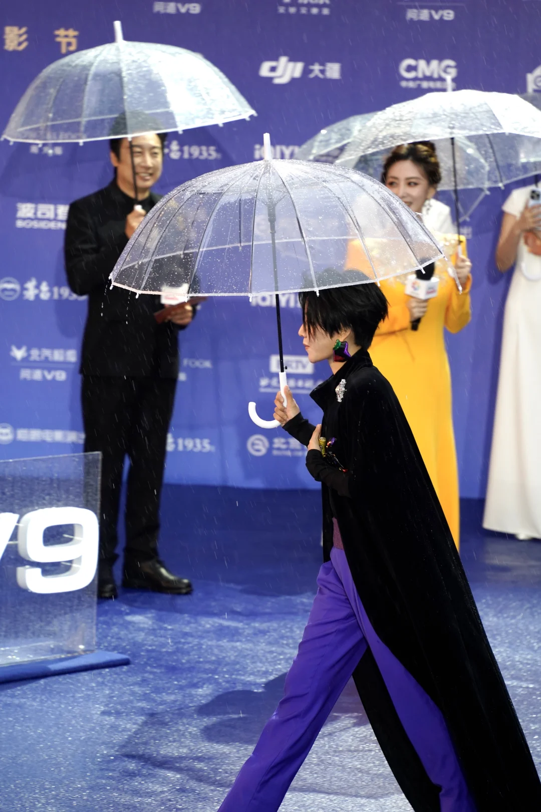 红毯拍的刘雨昕，建议有机会拍部电影