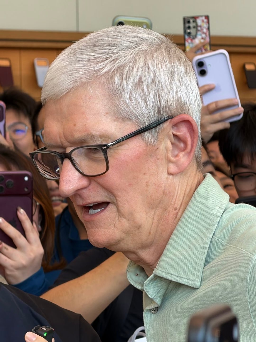 库克来广州天环广场的AppleStore了 ​