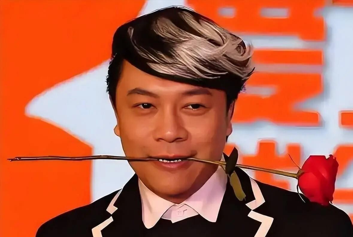 蔡康永金马奖那句“电影没有边界”，把多少老粉的滤镜碎成了渣。当年‌《康熙来了》下饭追了好几年，觉得这人说话像春风，后来才看明白，春风背后是分场合的体面。大陆综艺、代言、商演一样不落，赚的是咱老百姓打赏和品牌预算，转头在两岸语境里把话往暧昧处递，不喊口号不撕破脸，却让观众多喝了一口凉汤。观众要的真不苛