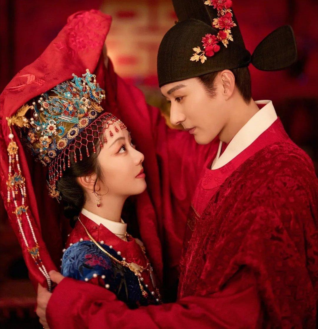 谭松韵❤️刘学义《兰香如故》好看吗？不吹不黑客观评价。好多人说和赵丽颖❤️冯绍峰定情之作知否知否应是绿肥红瘦是同一类型强取豪夺先婚后爱宅斗的剧情。 ​