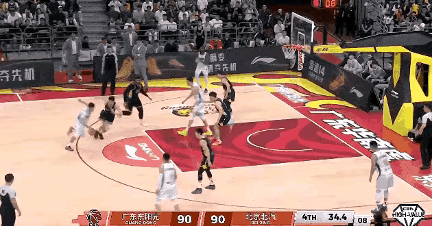 看宏远20年篮球，昨晚那场比赛堪称我见过的最丑陋的比赛，简直是前所未有...