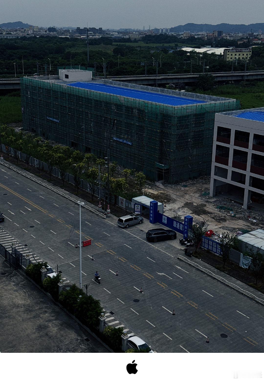 空杆杠铃全身流热身，泽奇60做组，农夫单边17.5一分钟，地雷杆25三组，引体全程8+半程15。
总结：单项没突破，坚持一周五练，杠铃片20kg一个比10kg*2要重？
#手机摄影##街拍365##iphone手机摄影#  ​