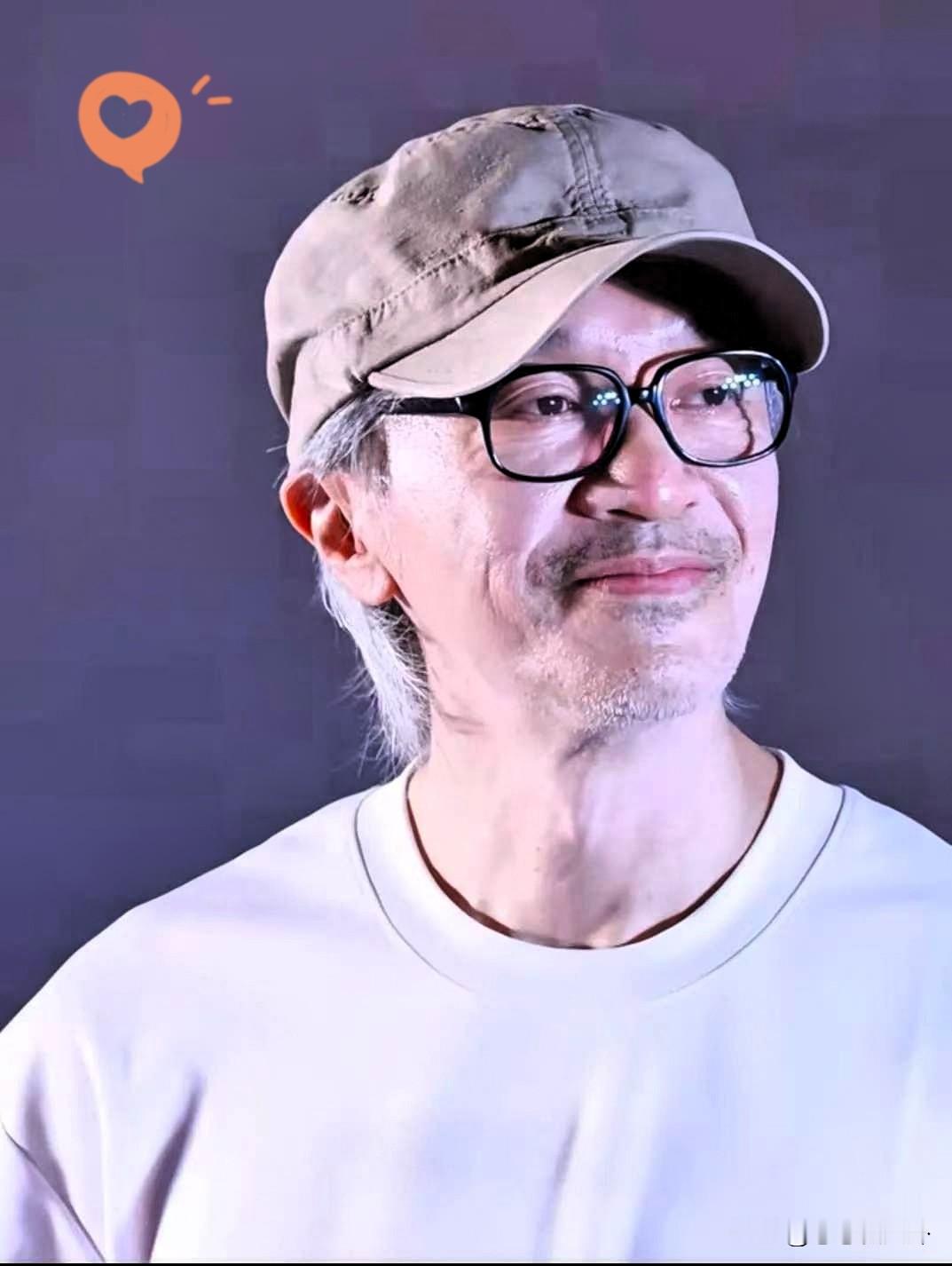 饭局没有一张照片，看清真实的周星驰
 
 
一向被传性格孤僻的周星驰，最近的一顿饭局，刷新很多人的认知。
 
据田启文采访透露，周星驰主动邀约昔日老搭档聚餐，吃饭全程主动买单。没有拍照留念，不发社交平台，完全不做宣传，只是私下关心每一位老朋友的近况，听闻有人遇到难处，也愿意伸手帮一把。
 
林子聪也
