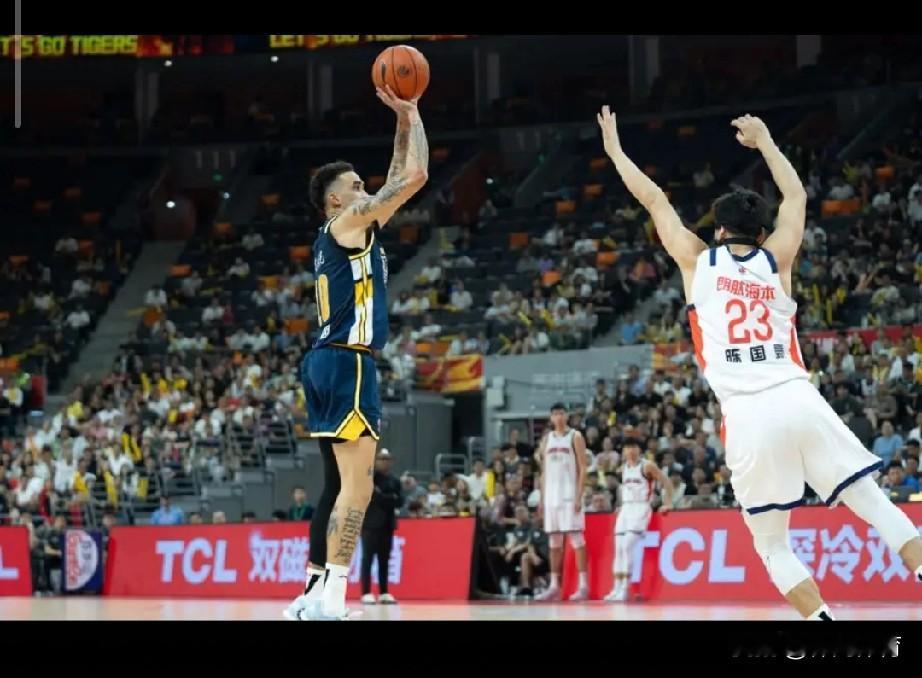 广东17分惨败揪出三大罪人！别忙着喊杜锋下课，真凶另有其人  CBA季...