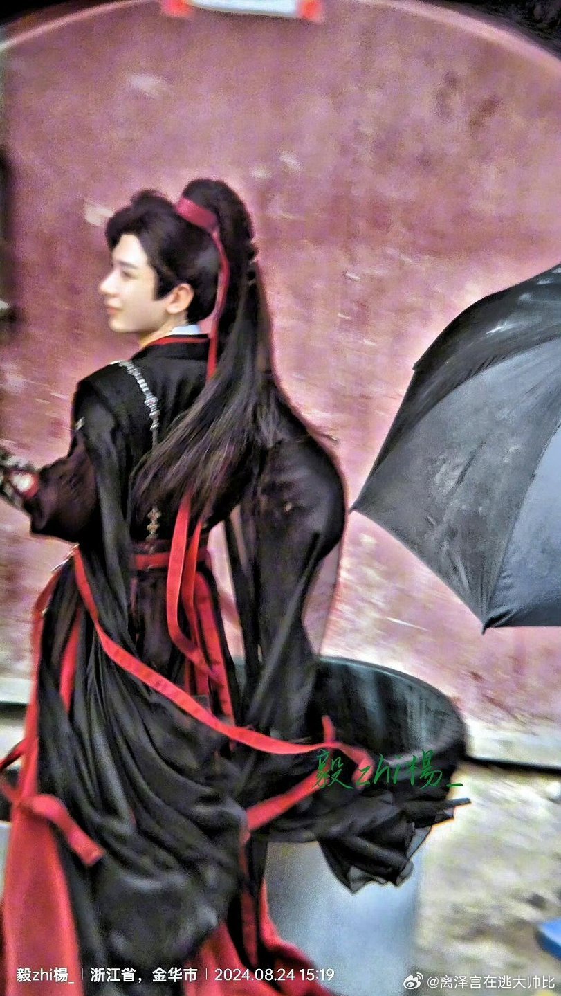#张智霖成毅合照# cy#成毅# 
我们湫湫还是这么萌，要去重温赴山海了😭 ​