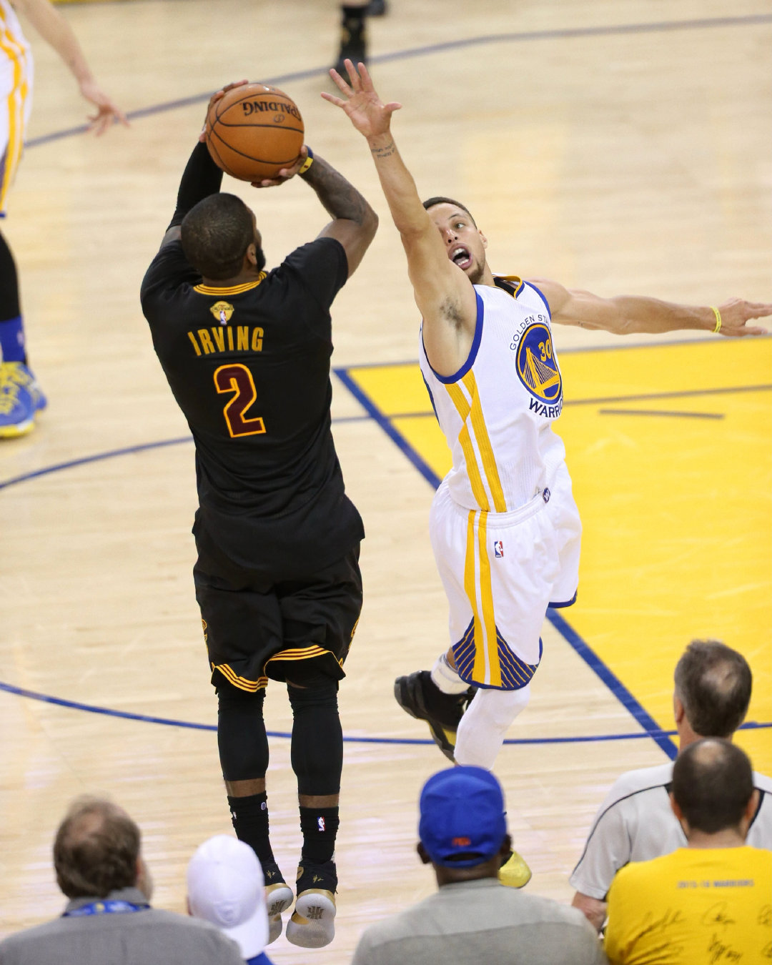 Kyrie Irving & Stephen Curry

#欧文##库里##nba# ​