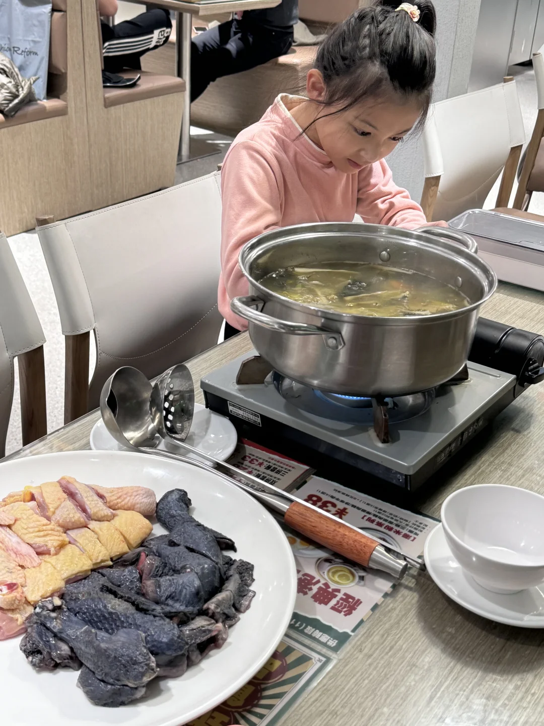 这家冬日鸡煲好香！！