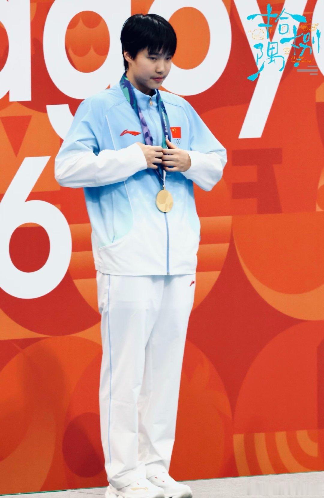 于子迪｜名古屋亚运会完整战绩

13岁，本届亚运会女子MVP，中国代表团最年轻的三金得主，三个单项全部夺冠，全部破纪录。

1. 女子200米个人混合泳 🥇
成绩：2分06秒10，刷新亚洲纪录，世界历史第二好成绩，距离世界纪录仅差0.4秒。

2. 女子200米蝶泳 🥇
成绩：2分05秒08，打破亚运会纪录。

3.  ​