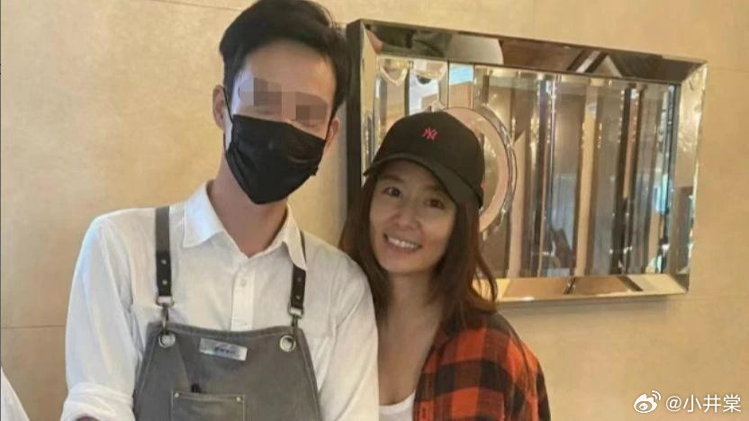 林心如出行被偶遇，素面朝天打扮简单也难掩姝色 ​