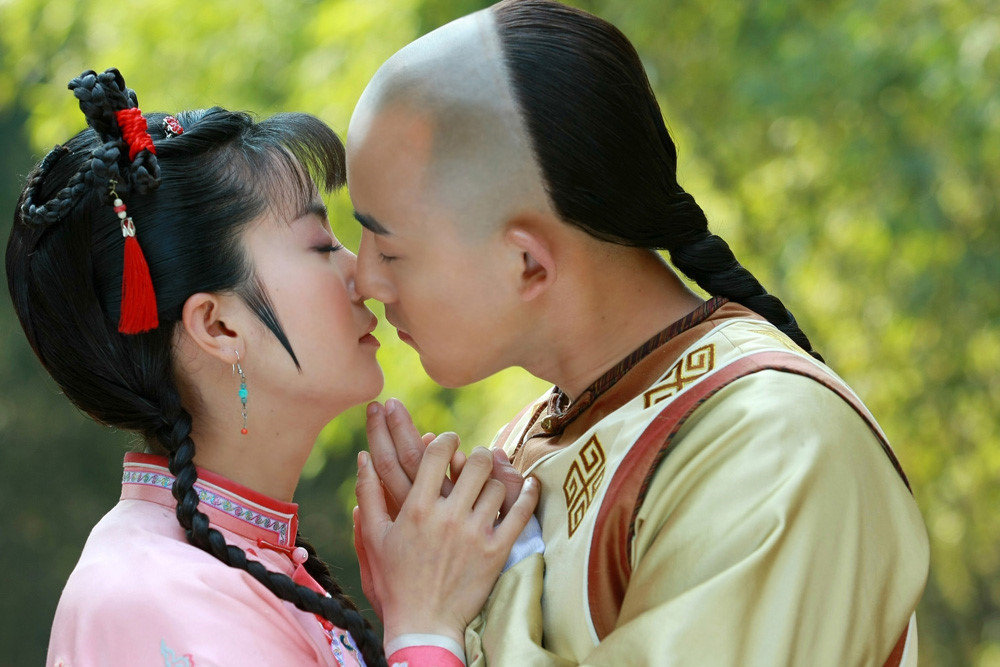 #张睿李晟[超话]#  

新还珠格格 | 张睿李晟 | 永琪小燕子

想着你默默地唤你 ​