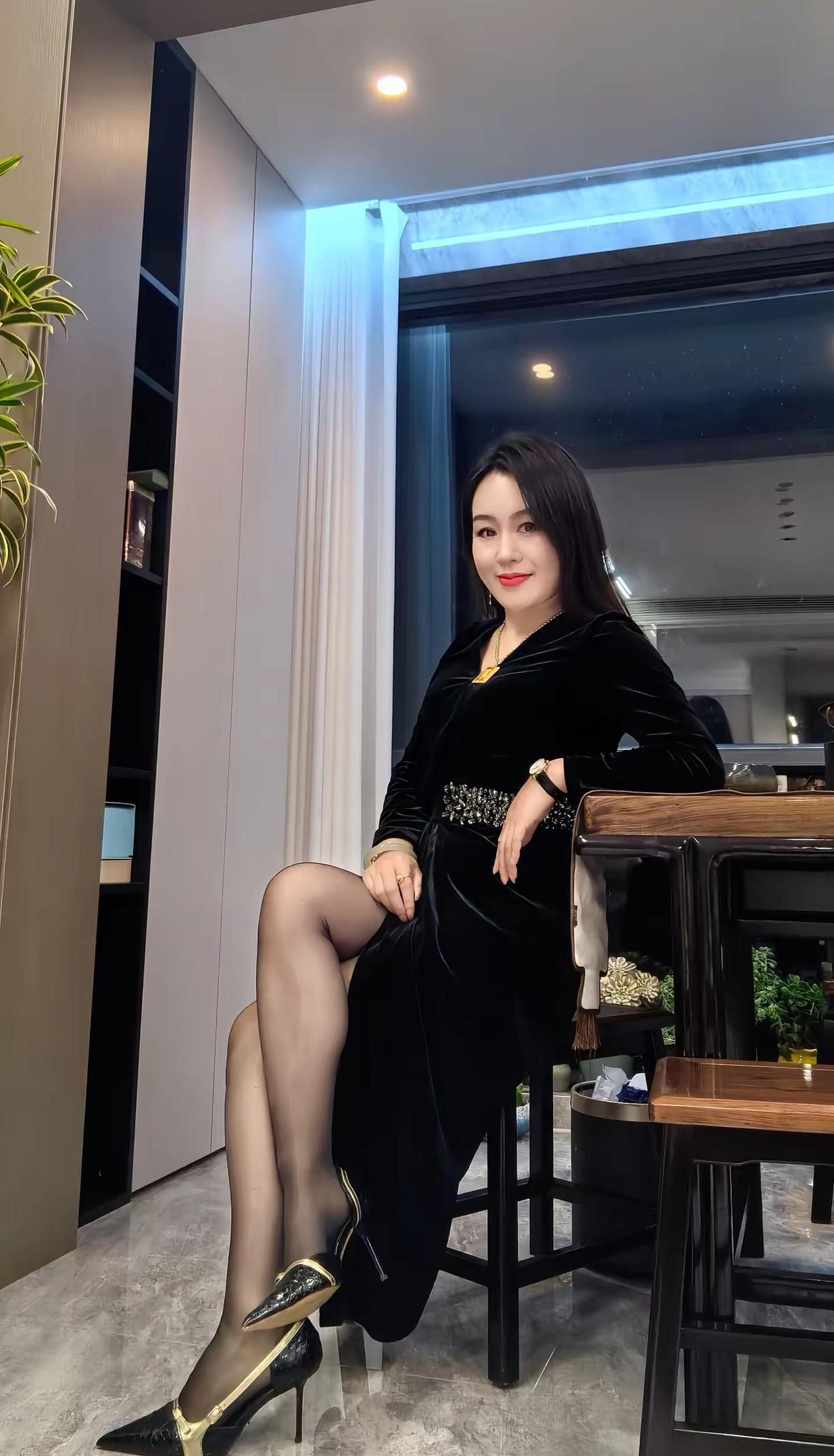 爱情如同人生中的一场剧，没有彩排，只有一次出演。 科学告诉我们，感情的...