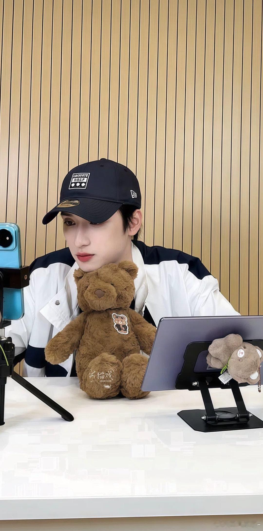 #严浩翔[超话]# 我居然只能用付款记录来证明我爱你 ​