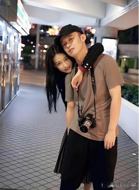 孙怡这辈子不会结婚了
不是她有女儿，也不是太忙
而是她和董子健，真的是有一种奇妙的感觉
孙怡要去浪姐，董子健立马说：自己以前是东北女婿，还有一些东北的生活习惯，大大方方提自己之前的婚姻，他和孙怡，还真和其他离婚的夫妻不一样。
 
他们 2 个就像家人，像好朋友一样，有事还是第一个上，董子 ​
