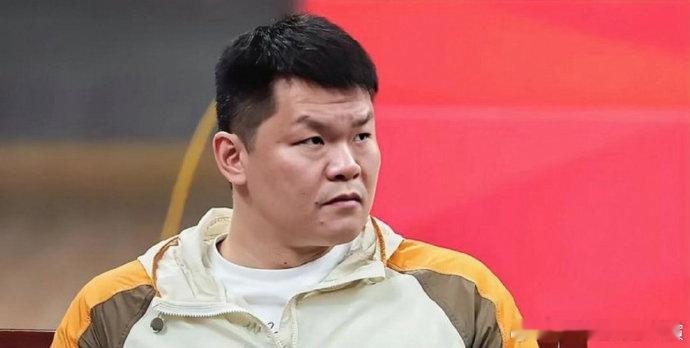 CBA 广东男篮这次真的是有情有义，昨天下午朱芳雨还在俱乐部工作，准备...
