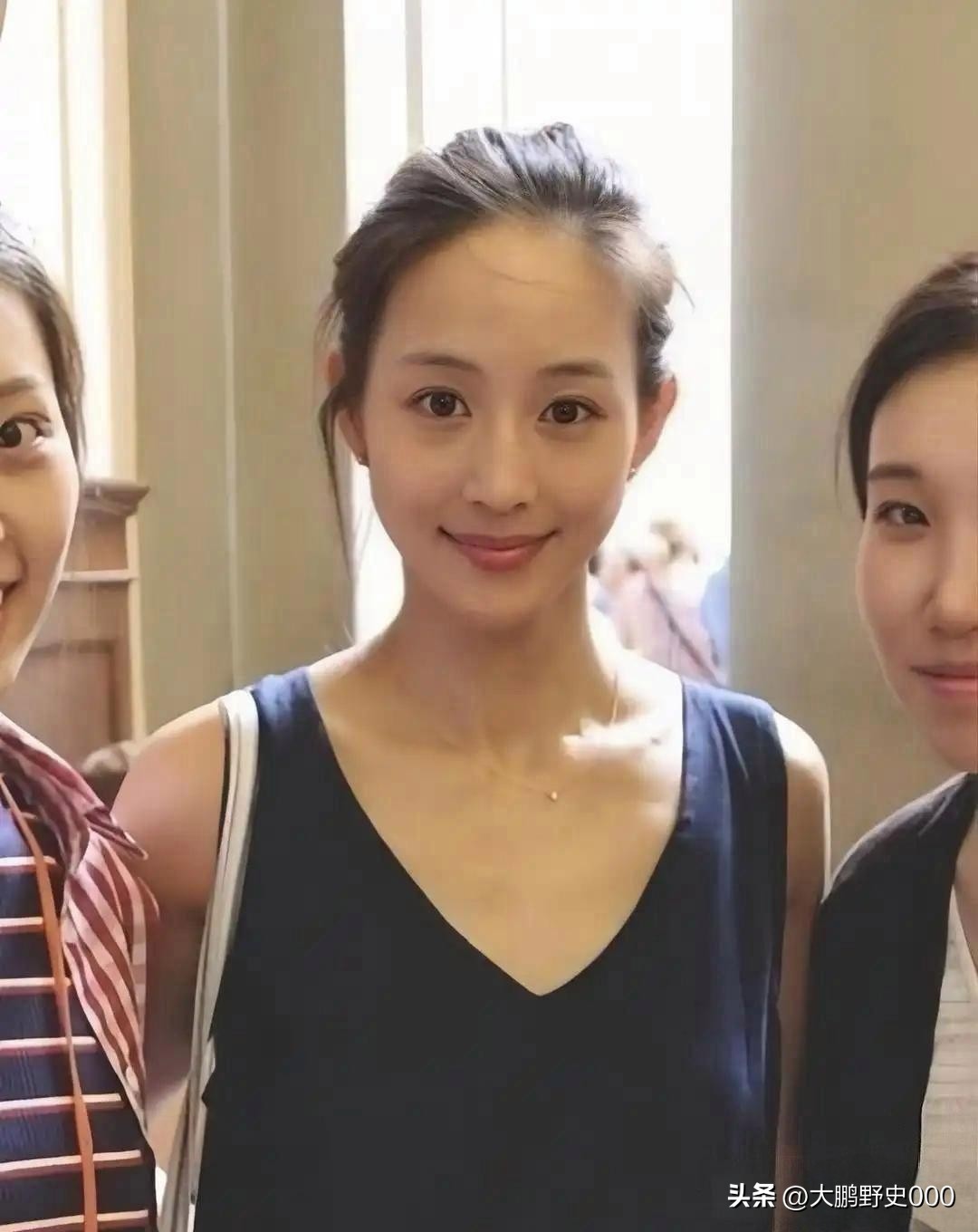 宋祖儿原名孙凡清、李一桐本名李雪，这些都还好接受。但张钧甯的本名，很多人看完直接懵。两个字看着几乎一模一样，字形差一点点，读音却不变。不少网友笑称，刚记熟名字，这下又分不清了