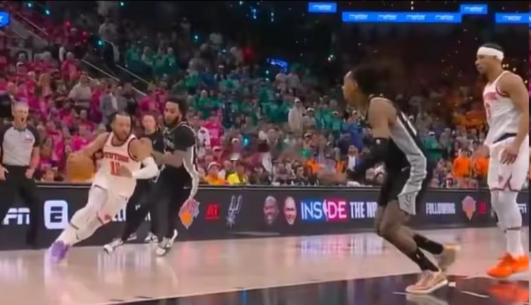 今日，NBA记者Mark Medina在Spectrum Sports...