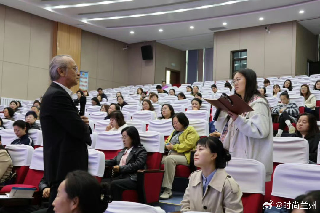甘肃举办婚姻家庭纠纷调解培训【甘肃近日婚调培训聚焦实务能力】10月13日至16日，甘肃省妇联在定西市举办2026年度全省婚姻家庭纠纷人民调解能力提升培训班，110余名妇联干部和婚调员参加；培训紧扣婚姻家庭纠纷调解理念与方法，邀请全国及省级调解专家围绕纠纷调解、风险防范等专题授课，内容贴合基层实际需求，既讲解法律政策与调解技巧，也分析典型案例与处置要点，帮助学员理清工作思路、掌握实用方法，为化解婚姻家庭矛盾、维护家庭和谐稳定打下扎实的业务基础。（via:观澜新闻）同城热点创作计划甘肃高院发布老年人维权典型案例