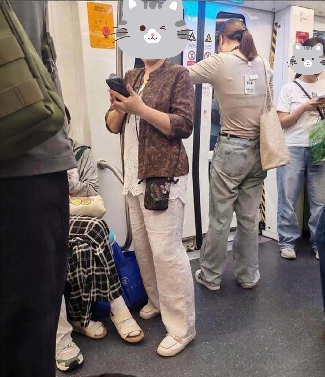 这是故意不拆吊牌的吗？ ​
