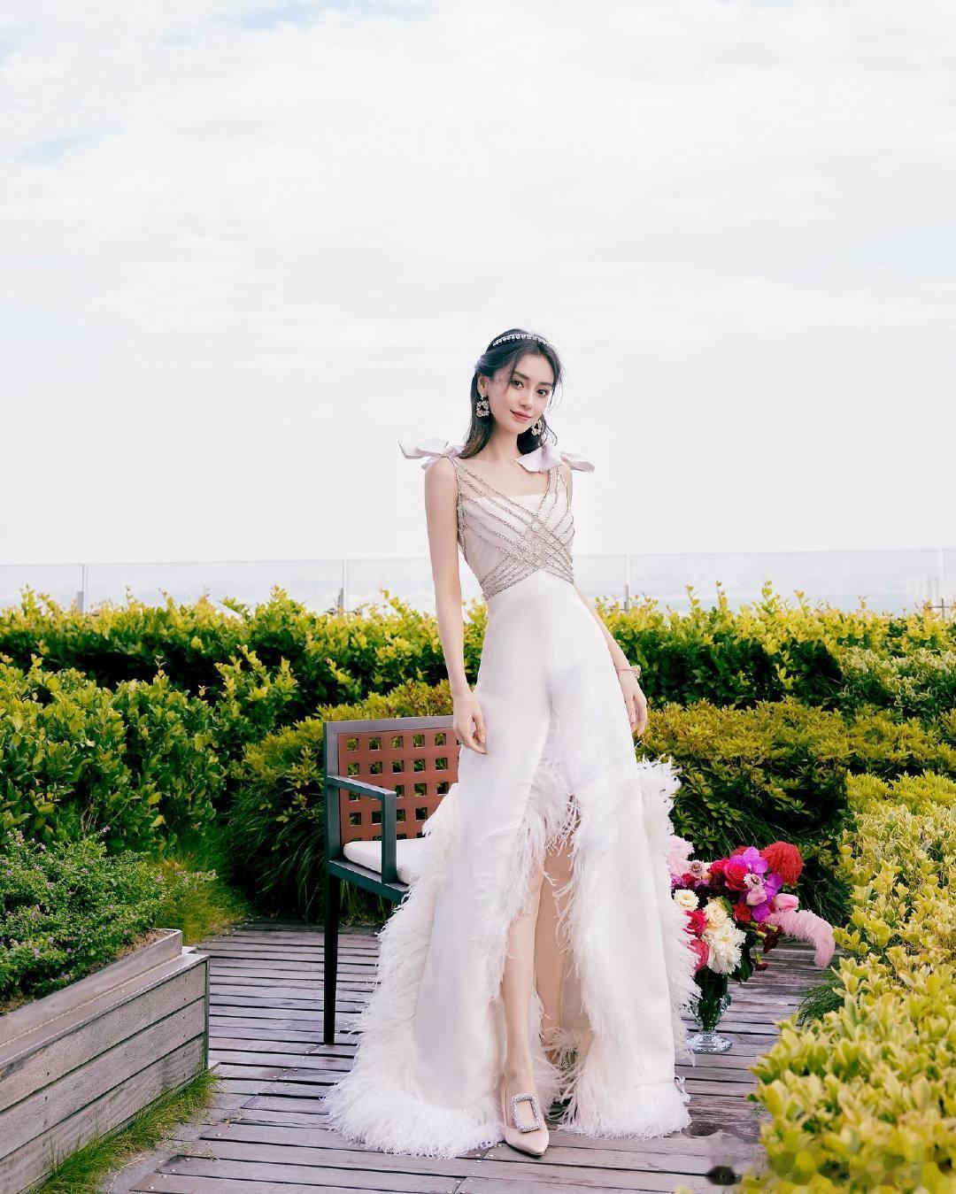 angelababy一袭白色长裙灵动优雅676767