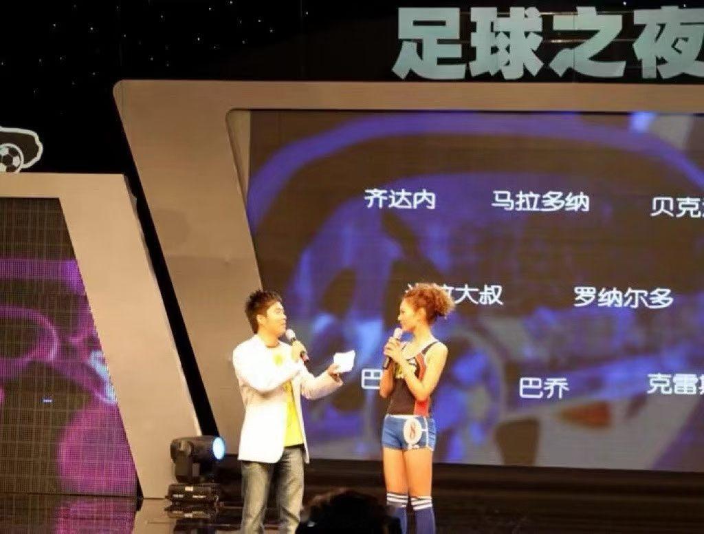 回顾一下我的八届世界杯：98年法国世界杯喜欢上巴乔和意大利队，作为小球...