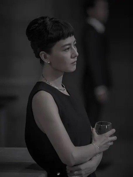 #高圆圆回应演戏没天赋#
其实这两年还可以，「风林火山」和「森中有林」都演的挺好的，成熟了很多。 ​