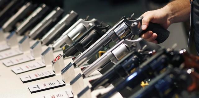 美媒: 疫情期間美國人購買1510萬件槍支, 同比增長91%-圖3