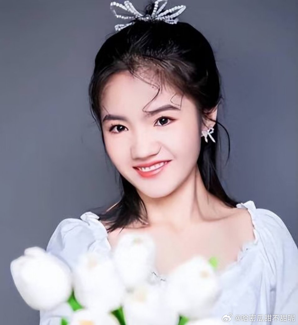 #李勒优称和晋妈关系挺好#
面对突如其来的非议和生活的遗憾，李勒优没有争执辩解，没有消极内耗，只是坦然接纳所有不完美。她深知人生本就无法事事顺遂，相遇是幸运，分歧是常态，圆满本就是难得的馈赠。 ​