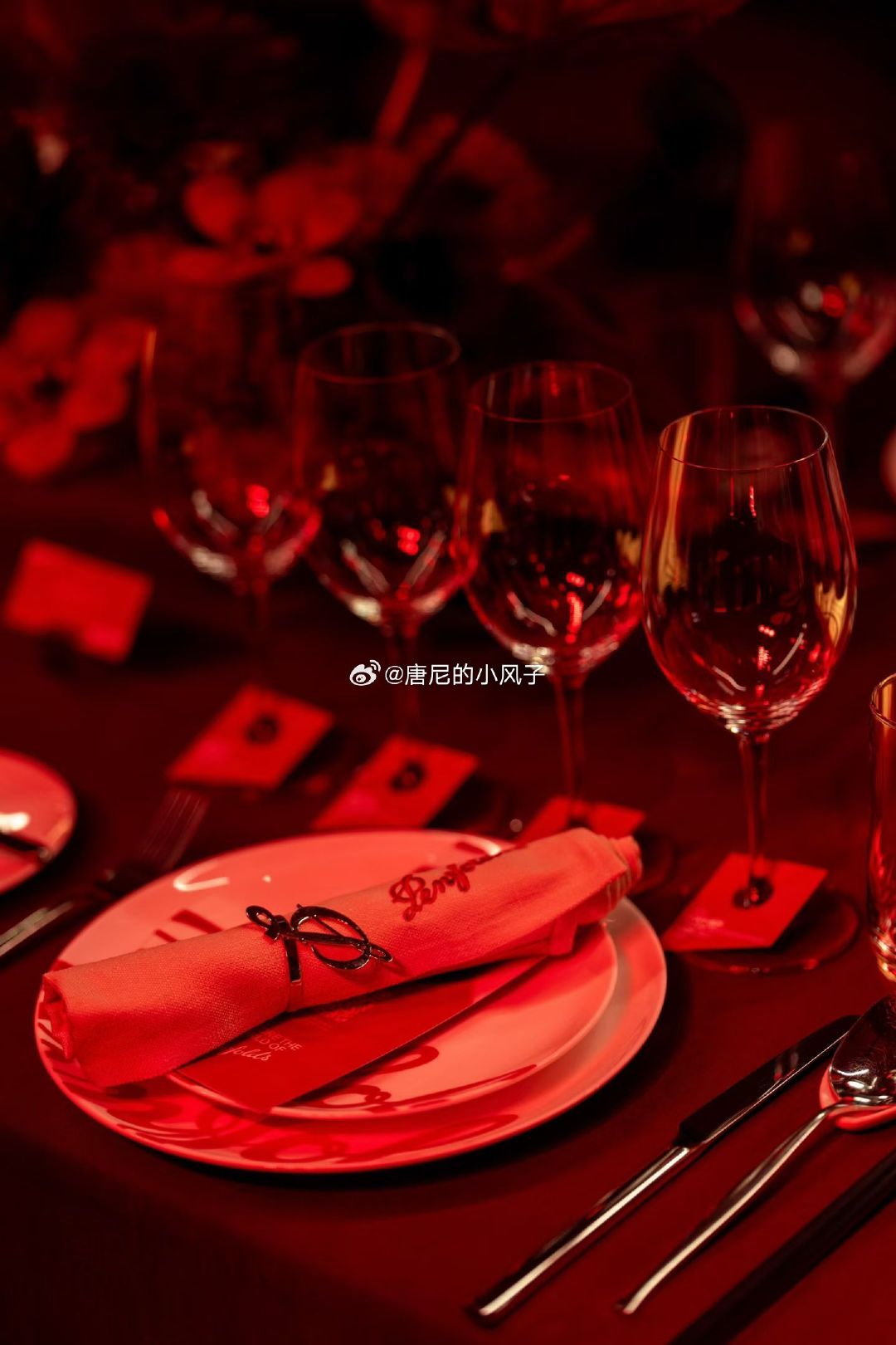 一杯葛兰许，读懂跨越时光的葡萄酒魅力
#penfolds奔富##晚宴##葡萄酒##佟丽娅[超话]##葡萄酒[超话]# ​