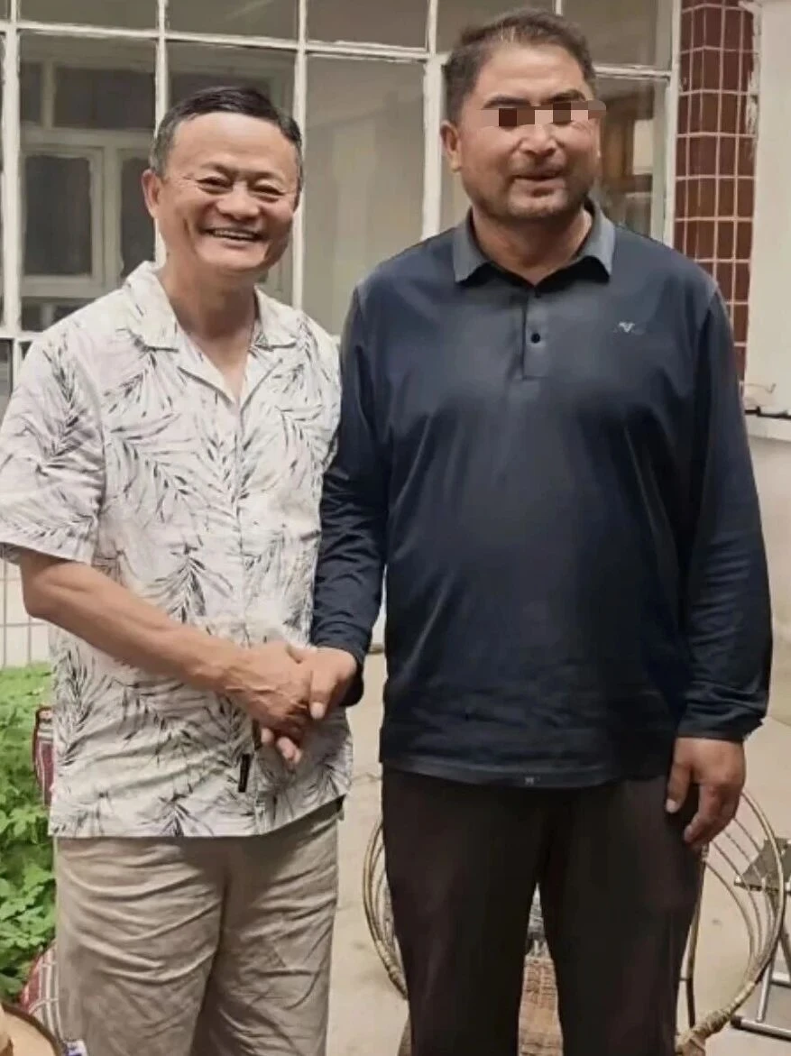 马云在西北旅游，去农民家做客