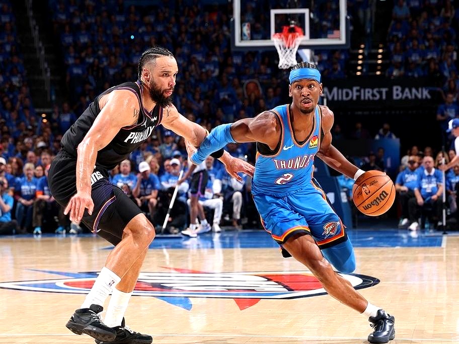 今年的NBA还有悬念吗？    卫冕冠军雷霆队，常规赛直接轰下64胜...