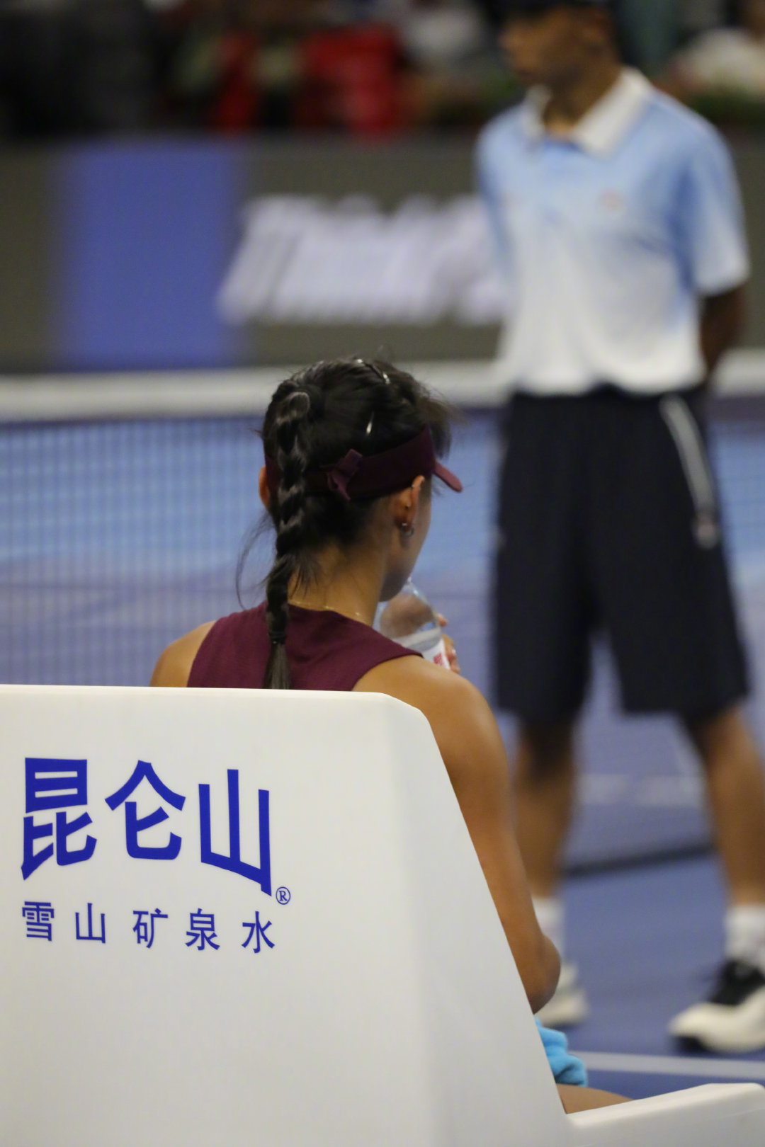 16 岁小将中网首秀直接炸场🎉
国庆主场buff果然名不虚传✨
一路强势🎾输出完全不手软！！
职业生涯巡回赛正赛首胜🏆到手
#孙心然巡回赛首胜##打网球喝昆仑山矿泉水##孙心然vs利斯##2026中网##巅峰中网问鼎昆仑# ​