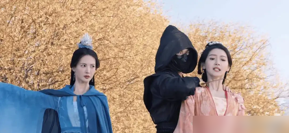 6个亿砸下去，《凡人修仙传》第二季卡在紫灵选角上了，官宣一拖再拖。
杨洋演韩立定了，但乱星海第一美女找不着人。资方要流量，书粉要神颜，动漫粉直接拿建模当标准，三方谁也说服不了谁。
赵晴呼声最高，83%的支持率，因为第一季她演过墨彩环，紫灵就是墨彩环转世，宿命感直接拉满。但有人嫌她不够乱星海第一。