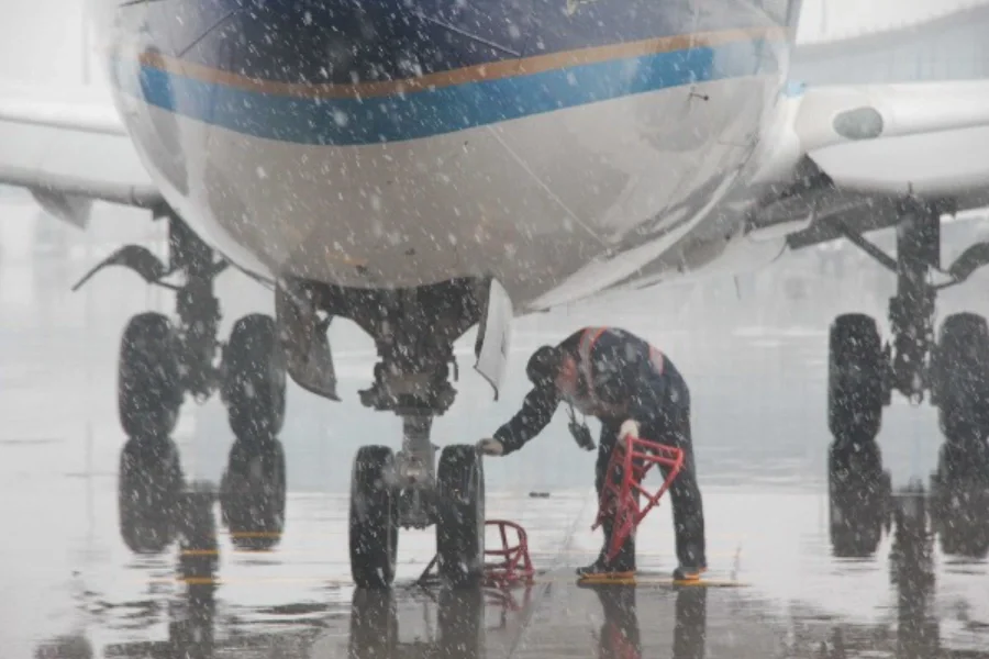 航空公司，何时以人为本？