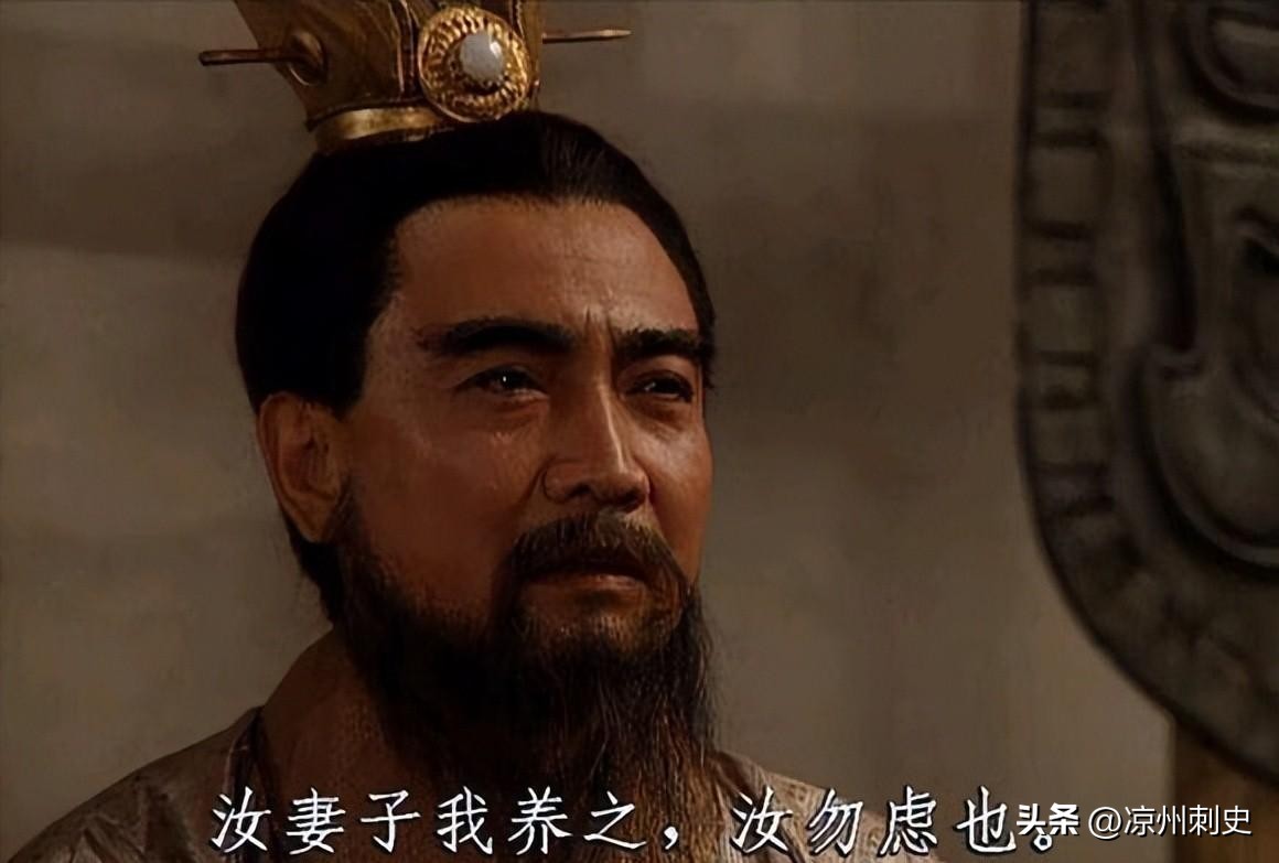 细思极恐！曹操到底杀了多少名士？这些人，大多没犯死罪
 
提起曹操，大家都知道他打仗厉害、谋略过人。但很少有人认真统计，曹操一生，杀掉的名士、文人、世家大族代表，数量相当惊人。
 
很多人说曹操唯才是举，不拘一格用人。
可另一面，只要名士不听话、敢讥讽他、或者家族有威胁，说杀就杀。
今天彻底盘点，看